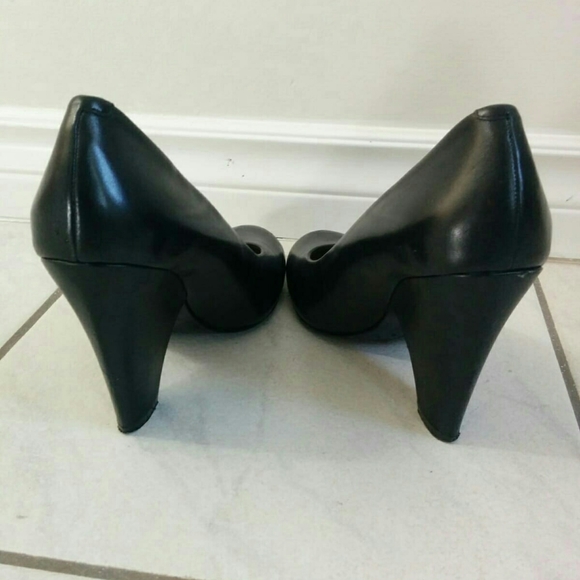 nine west pumps - Picture 3 of 8